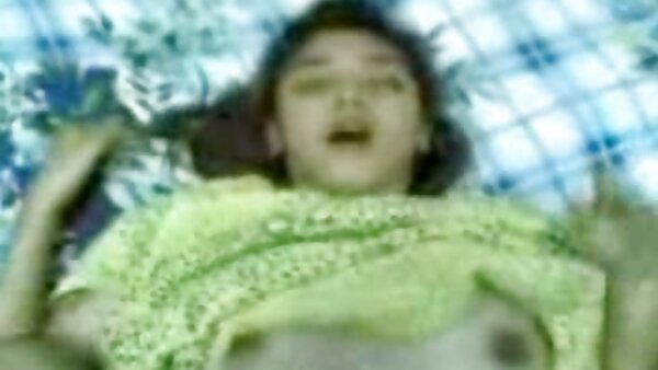 Daisy gadis Thai yang suka menjijikkan mendapat farajnya dihisap oleh seorang warga video lucah budak sekolah menengah asing yang miang